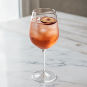 Sprizz con Prugna mit Genüssle Purem Rohrzucker Sirup